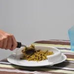 Rebord d'assiette incurvé
