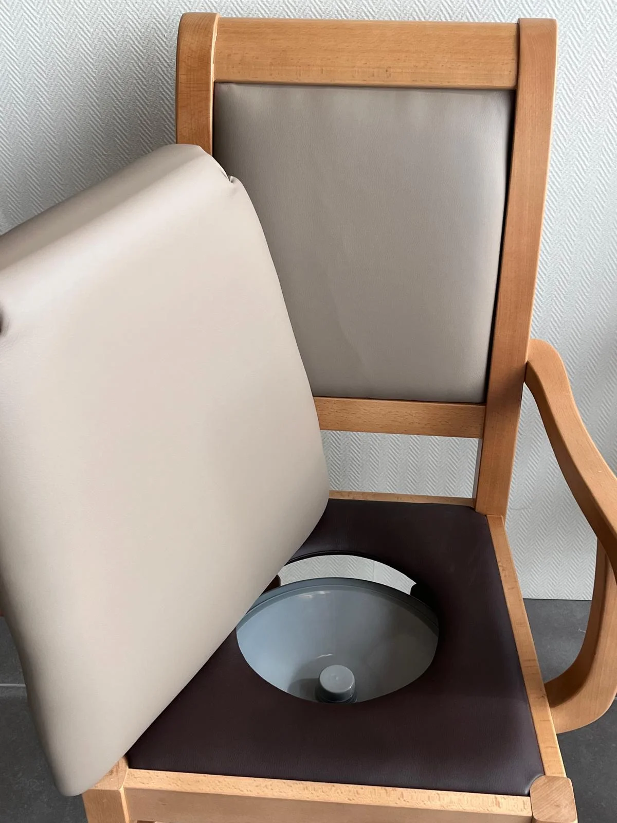 Chaise Garde-Robe avec Accoudoir Woody – Image 2